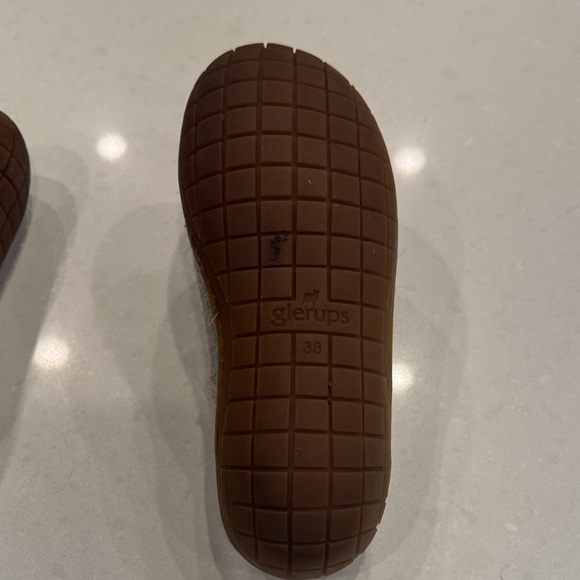 Women's Soft Gray Slippers - Picture 5 of 8